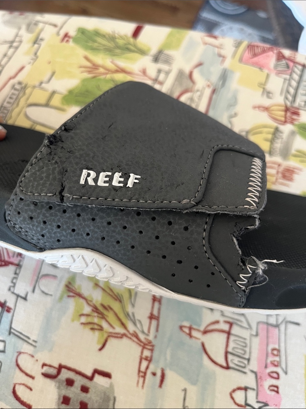 Reef Men’s Fanning, Shadow Grey Slide Sandals - Picture 5 of 11